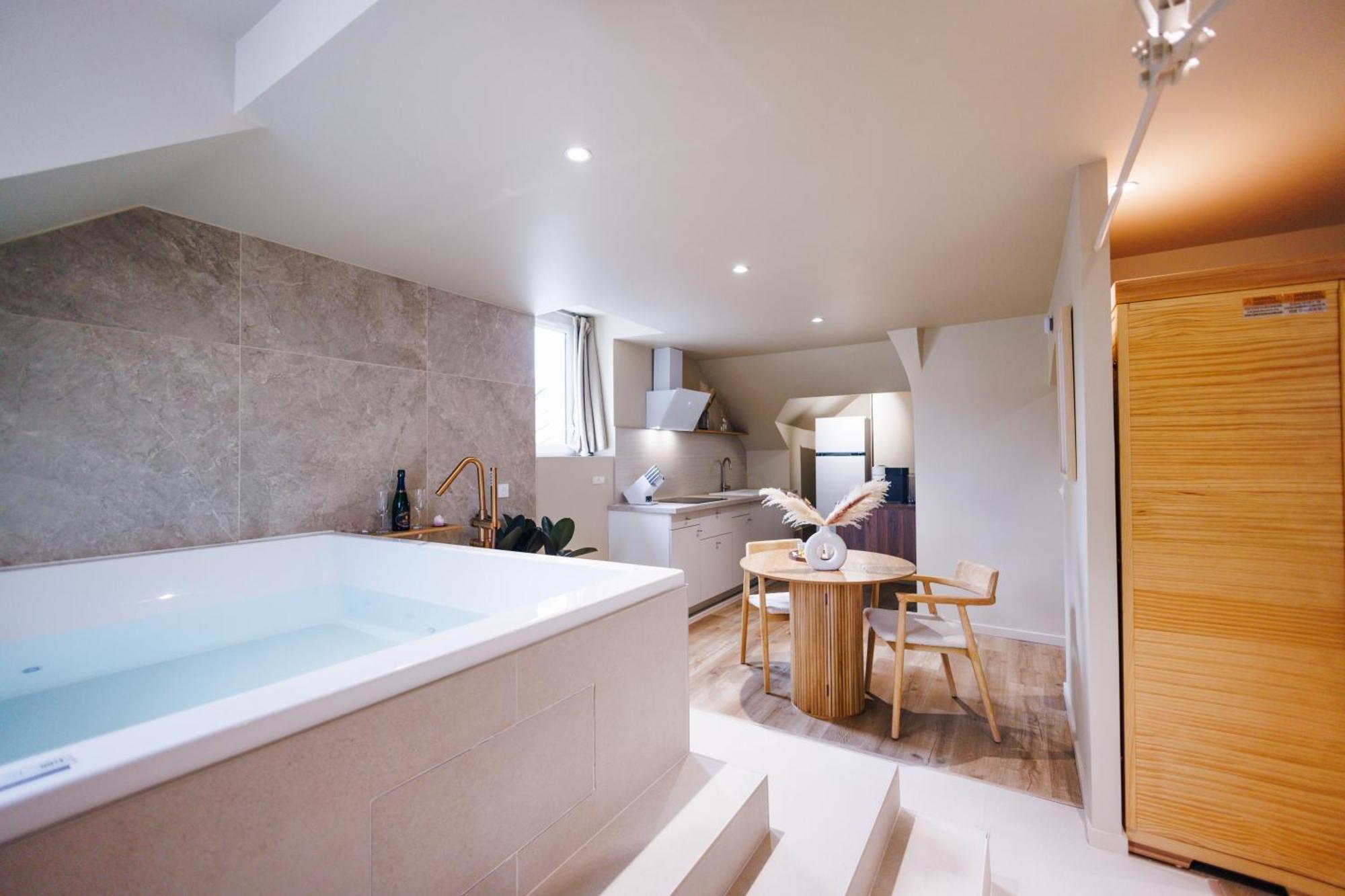 Eden Room - Luxe, Balneo & Sauna Le Mans Kültér fotó