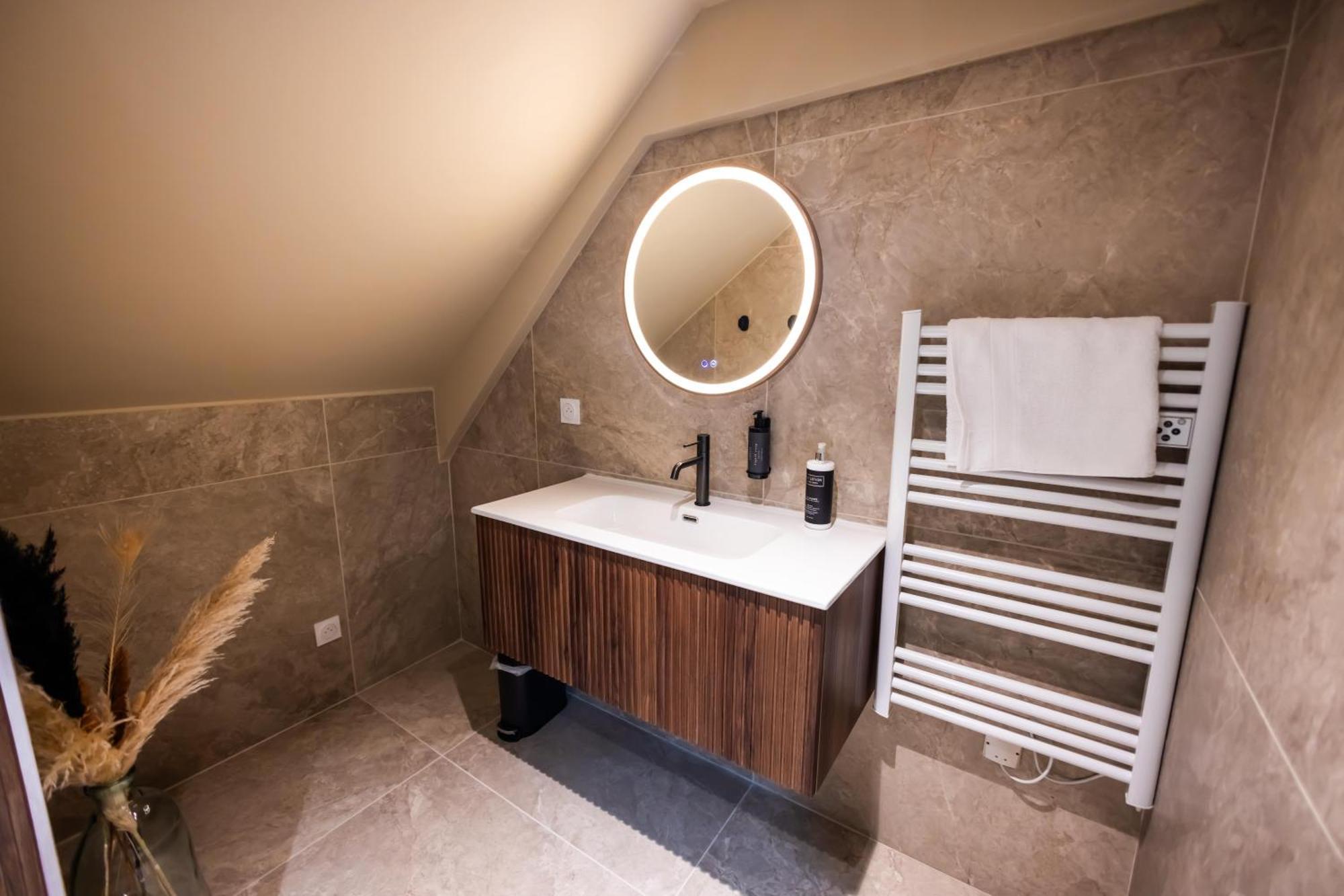 Eden Room - Luxe, Balneo & Sauna Le Mans Kültér fotó